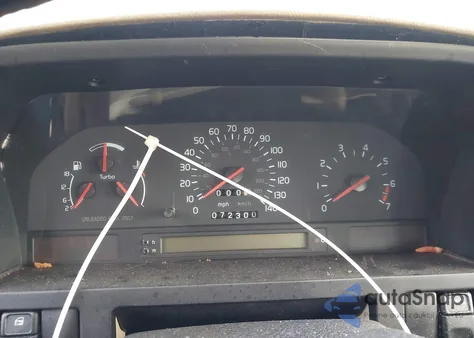 1996 Volvo 850 z USA, uszkodzony, nr VIN YV1LW5721T2197876